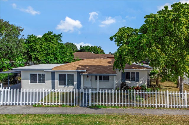 1 of 21 - 5325 Sw 22nd St, West Park, FL