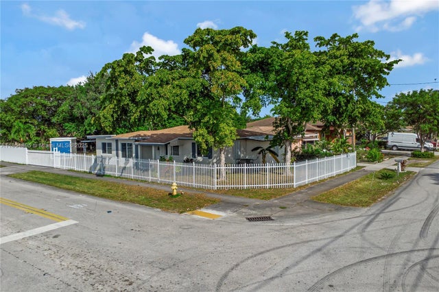 2 of 21 - 5325 Sw 22nd St, West Park, FL