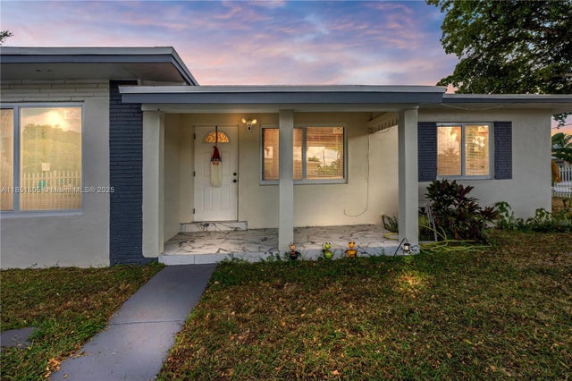 3 of 21 - 5325 Sw 22nd St, West Park, FL