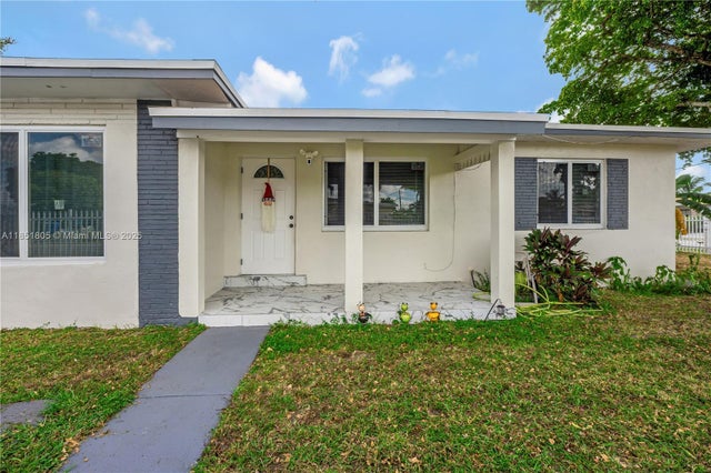 4 of 21 - 5325 Sw 22nd St, West Park, FL