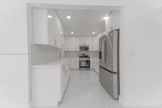 4 of 31 - 7721 Indigo St, Miramar, FL