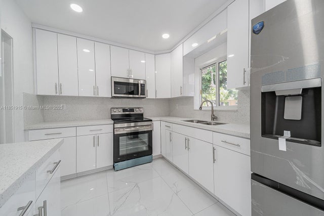5 of 31 - 7721 Indigo St, Miramar, FL