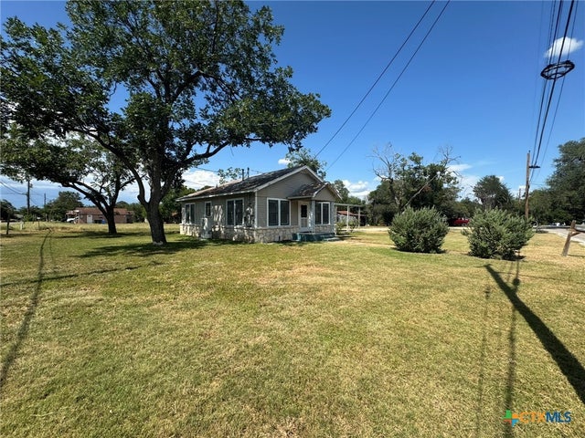 330 Adams Street, Seguin