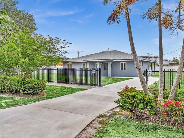 1 of 49 - 1140 Ne 139th St, North Miami, FL