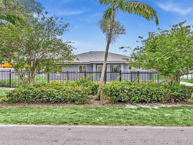 2 of 49 - 1140 Ne 139th St, North Miami, FL