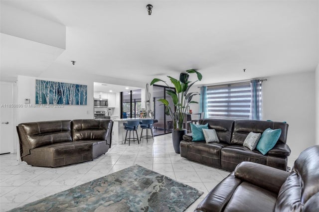 2 of 24 - 661 Ne 195th St 312, Miami, FL