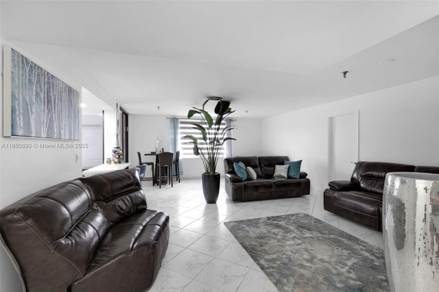 4 of 24 - 661 Ne 195th St 312, Miami, FL