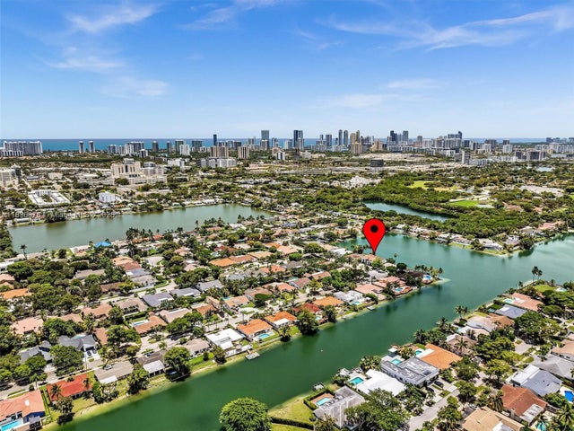 4 of 46 - 2320 Ne 211th St, Miami, FL