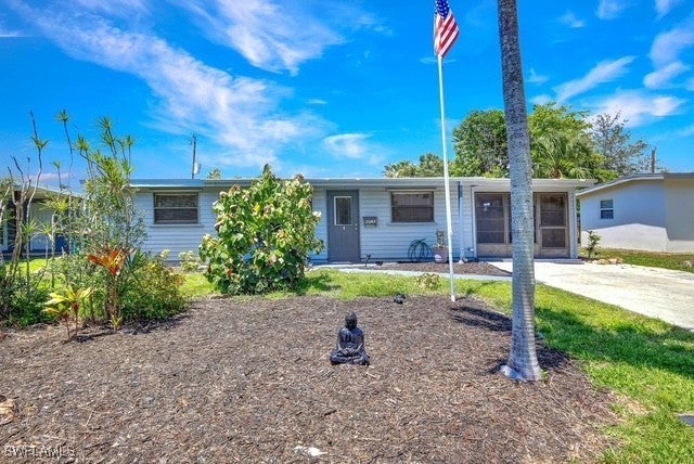 2047 Harbor Ln, Naples