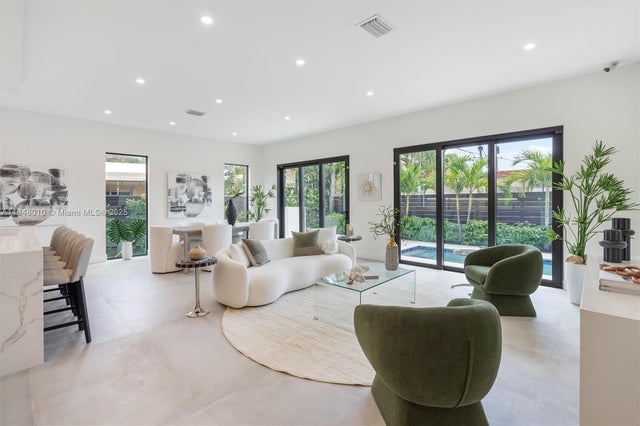 2 of 24 - 1814 Middle River Dr, Fort Lauderdale, FL