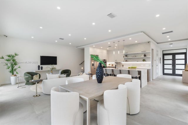 4 of 24 - 1814 Middle River Dr, Fort Lauderdale, FL