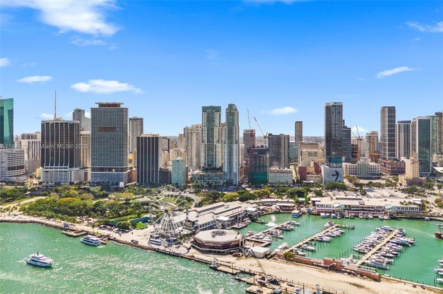 1 of 18 - 244 Biscayne Blvd 1808, Miami, FL