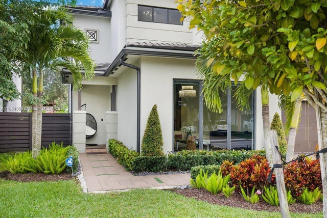 3 of 37 - 8814 Nw 154th Ter, Miami Lakes, FL