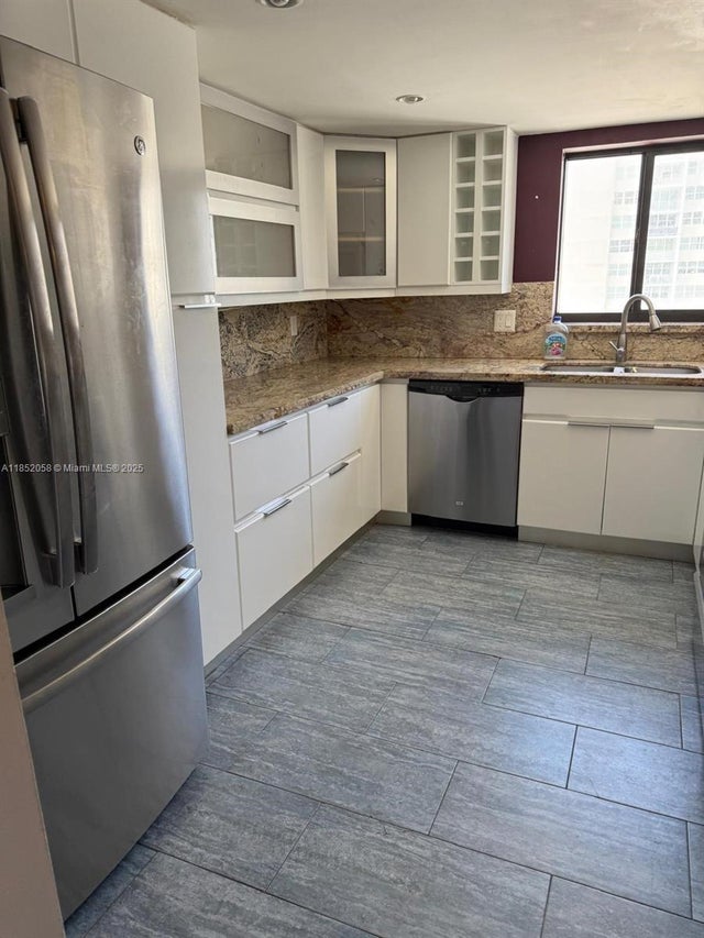 4 of 76 - 1500 S Ocean Dr 5g, Hollywood, FL