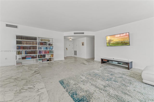 4 of 26 - 5640 Collins Ave 7b, Miami Beach, FL