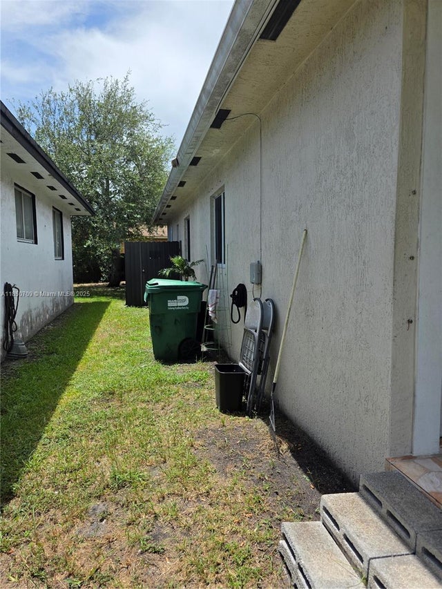 3 of 28 - 6040 Nw 30th Ave, Miami, FL