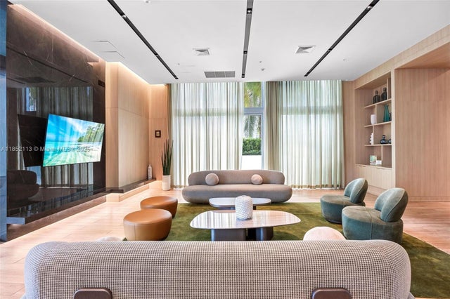 2 of 47 - 90 Sw 3rd St 4009, Miami, FL