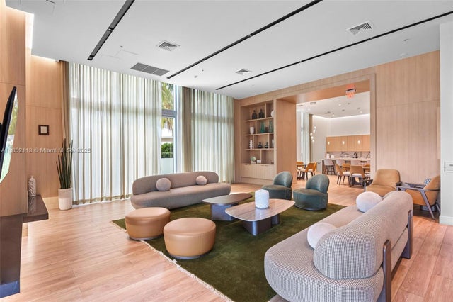 3 of 47 - 90 Sw 3rd St 4009, Miami, FL