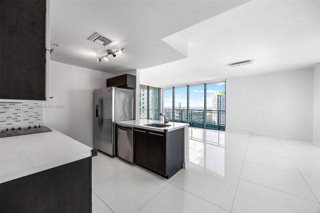 4 of 47 - 90 Sw 3rd St 4009, Miami, FL