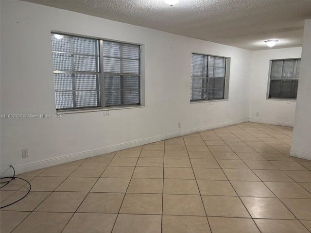 2 of 9 - 2415 Lincoln St 106, Hollywood, FL