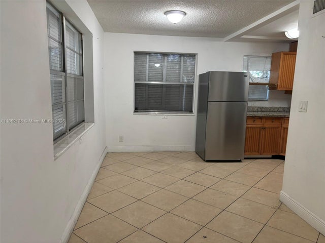 4 of 9 - 2415 Lincoln St 106, Hollywood, FL
