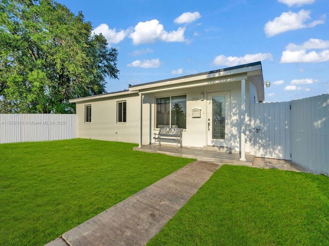 4 of 29 - 4721 Sw 108th Ave, Miami, FL