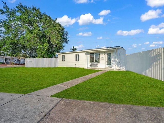 5 of 29 - 4721 Sw 108th Ave, Miami, FL