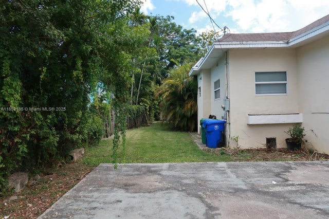 3 of 30 - 1940 Nw 27th St, Miami, FL