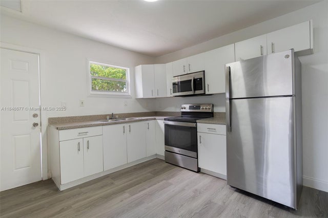 2 of 24 - 1021 W 33rd St, Riviera Beach, FL