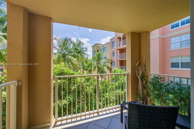 2 of 54 - 19877 E Country Club Dr 3407, Aventura, FL