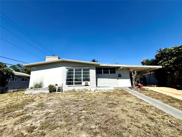 1 of 14 - 1426 Hillcrest Dr, Lake Worth, FL