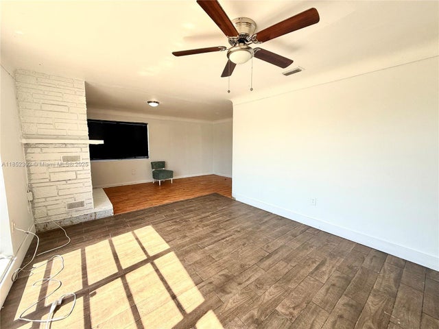 2 of 14 - 1426 Hillcrest Dr, Lake Worth, FL