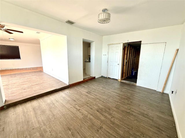 5 of 14 - 1426 Hillcrest Dr, Lake Worth, FL