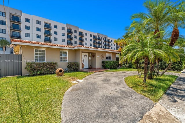 2 of 37 - 4160 Sw 69th Ave, Miami, FL