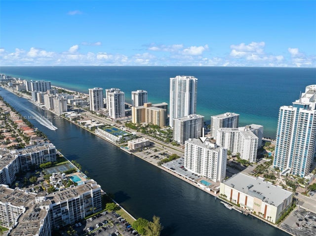 3 of 38 - 3000 S Ocean Dr 102, Hollywood, FL