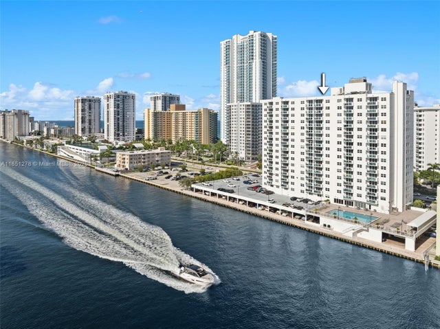 4 of 38 - 3000 S Ocean Dr 102, Hollywood, FL