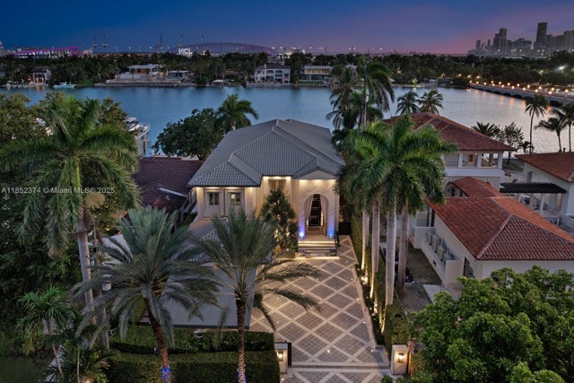1 of 72 - 176 S Hibiscus Dr, Miami Beach, FL