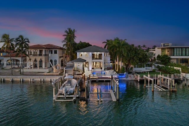 3 of 72 - 176 S Hibiscus Dr, Miami Beach, FL
