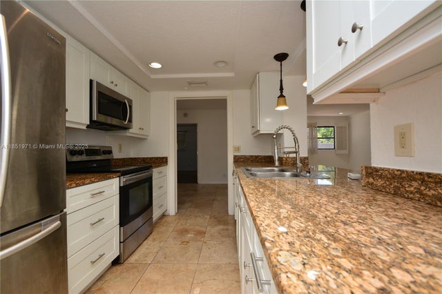4 of 24 - 4431 Ne 28th Ave, Lighthouse Point, FL