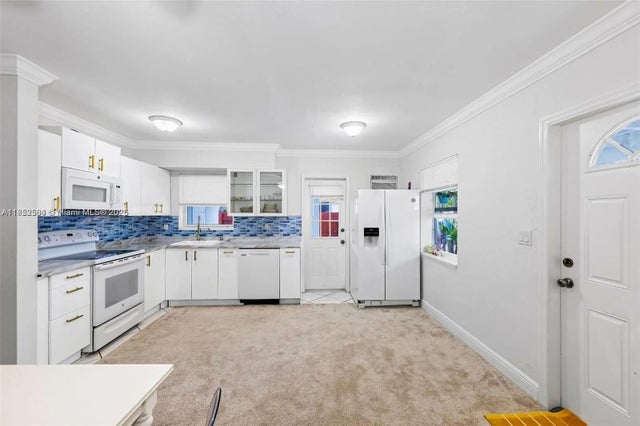 4 of 18 - 2210 Roosevelt St, Hollywood, FL