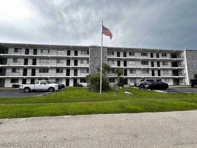 4906 Victoria Dr 412, Cape Coral