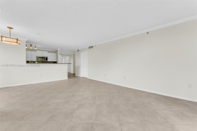 4 of 48 - 19501 E Country Club Dr 9407, Aventura, FL