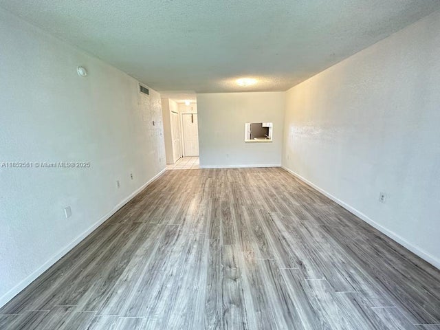 1 of 10 - 505 Nw 177th St 111, Miami Gardens, FL