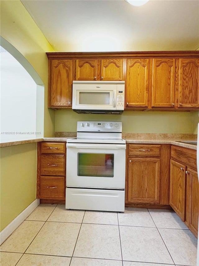 2 of 14 - 8325 Sunrise Lakes Blvd 205, Sunrise, FL