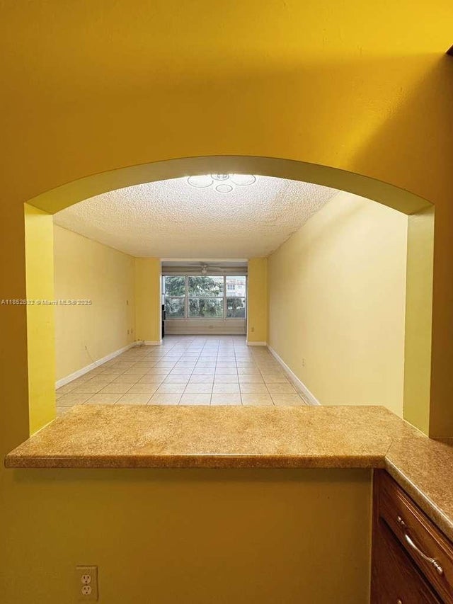 4 of 14 - 8325 Sunrise Lakes Blvd 205, Sunrise, FL