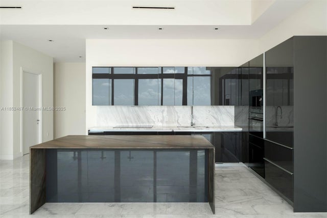 5 of 25 - 1451 Brickell Ave 5302, Miami, FL