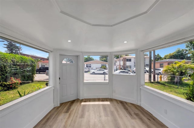 1 of 23 - 920 Sw 8th Ct, Miami, FL
