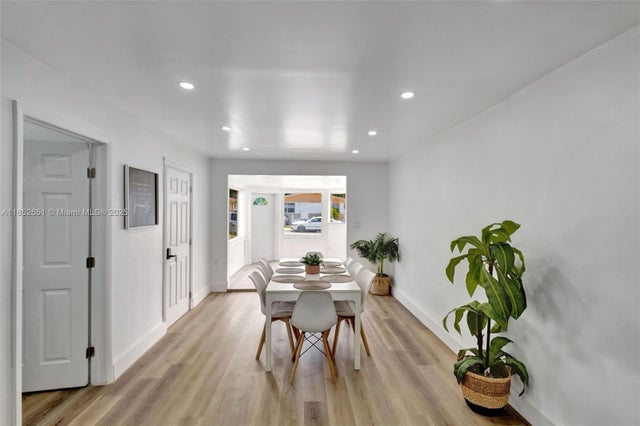 3 of 23 - 920 Sw 8th Ct, Miami, FL