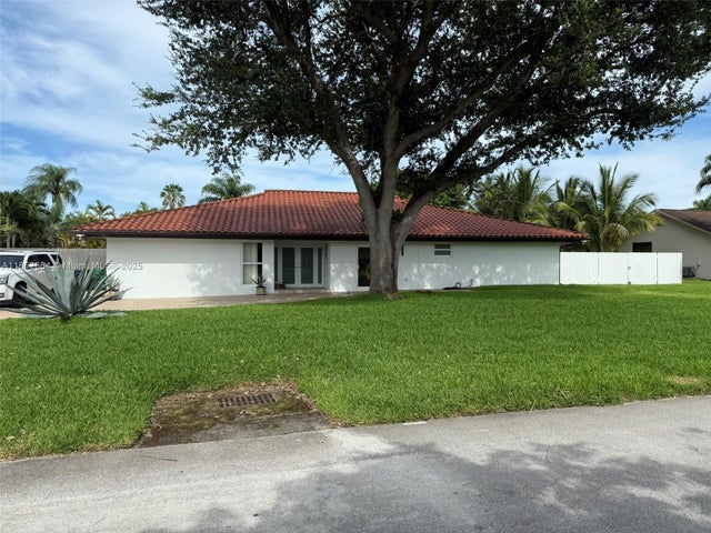 2 of 25 - 13461 Sw 98th Pl, Miami, FL