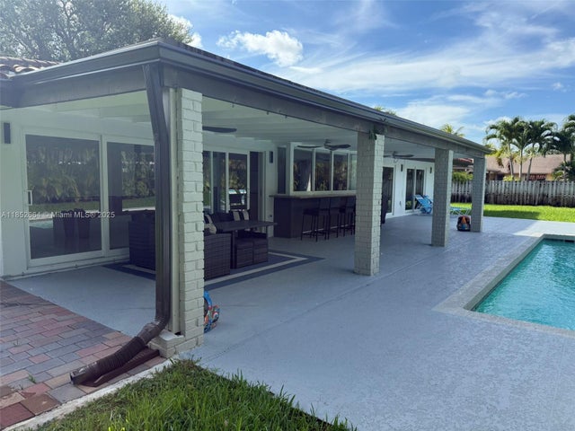 4 of 25 - 13461 Sw 98th Pl, Miami, FL